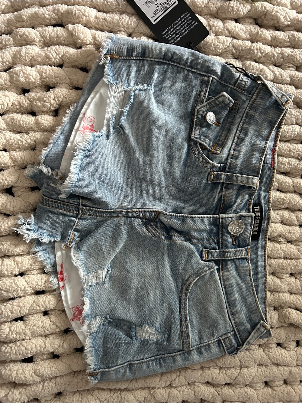 True Religion Light Wash Frayed Hem Denim Shorts- NEVER WORN- NWT - Picture 3 of 6